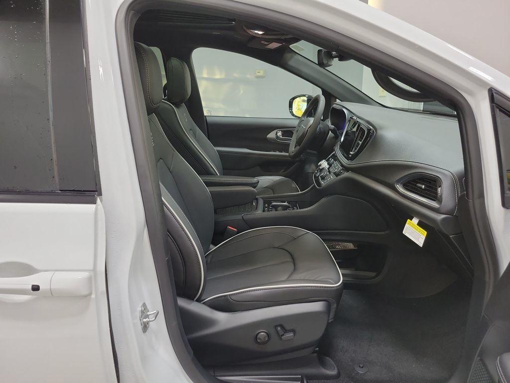 new 2026 Chrysler Pacifica car, priced at $53,535