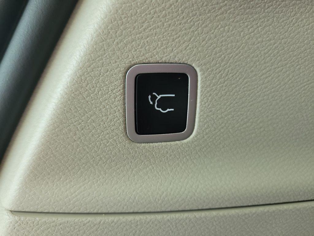 used 2022 Chrysler Pacifica car, priced at $24,637