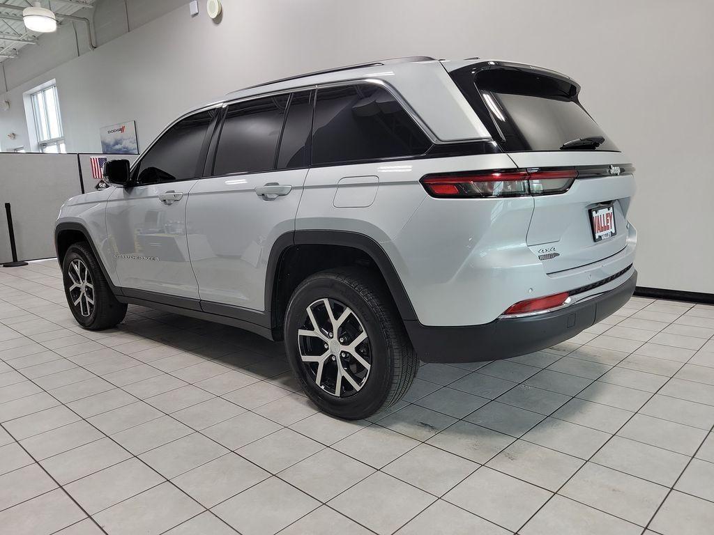 used 2024 Jeep Grand Cherokee car, priced at $31,500