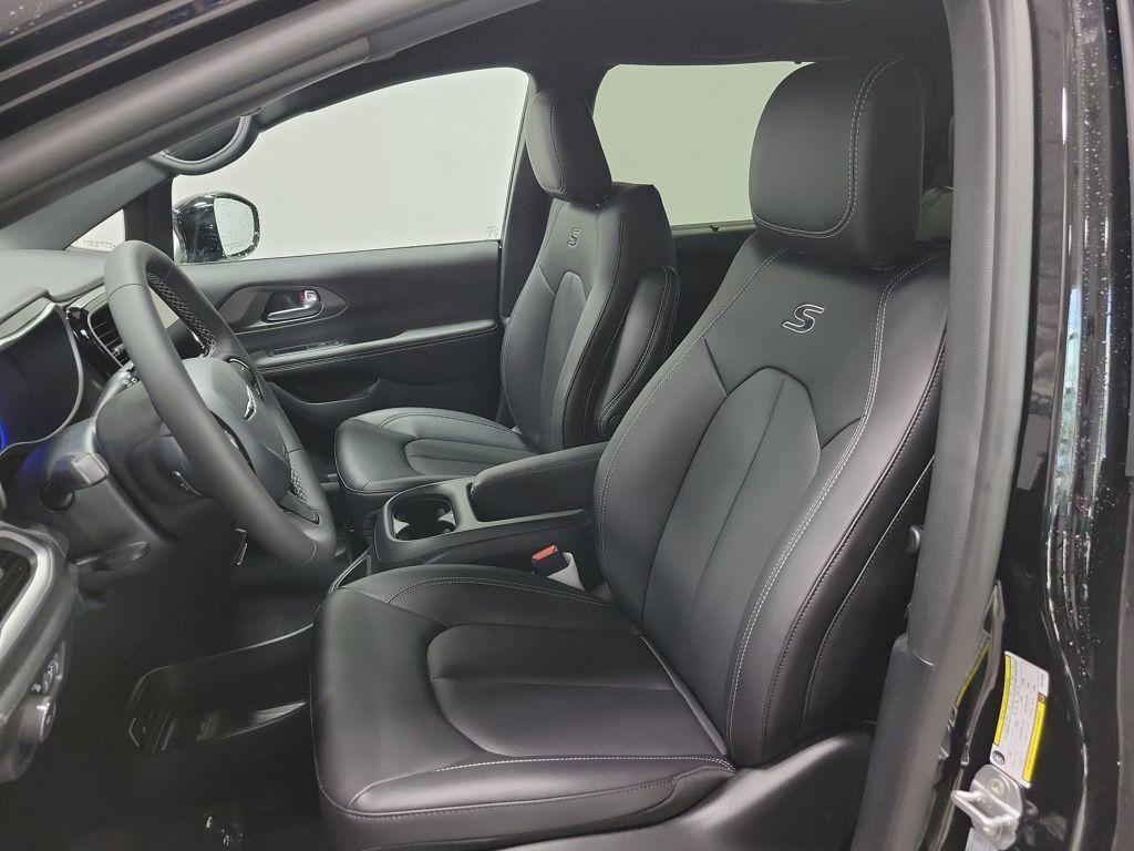 new 2026 Chrysler Pacifica car, priced at $47,305