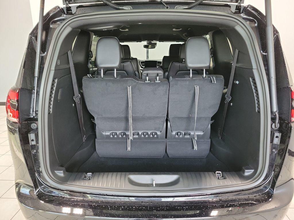 new 2026 Chrysler Pacifica car, priced at $47,305