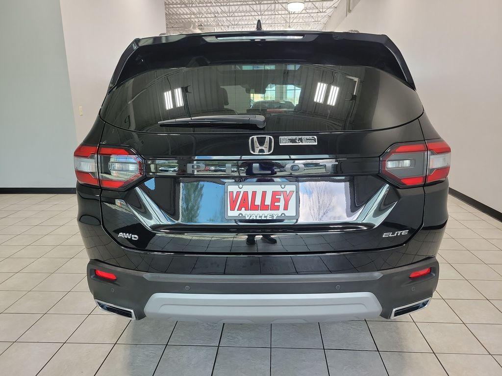 used 2025 Honda Pilot car, priced at $49,405