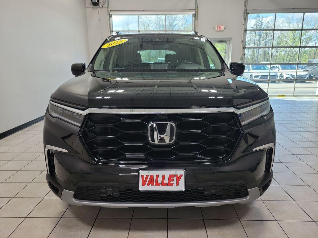 used 2025 Honda Pilot car, priced at $49,405