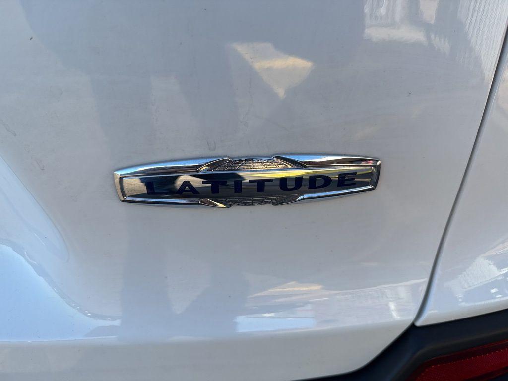 used 2019 Jeep Cherokee car