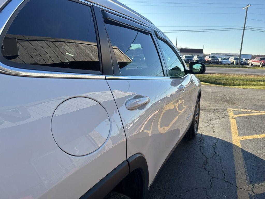 used 2019 Jeep Cherokee car