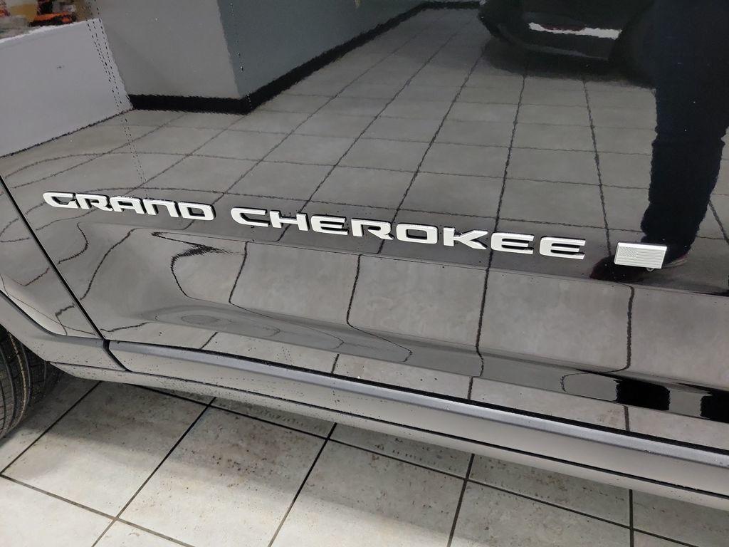 new 2025 Jeep Grand Cherokee L car, priced at $44,092