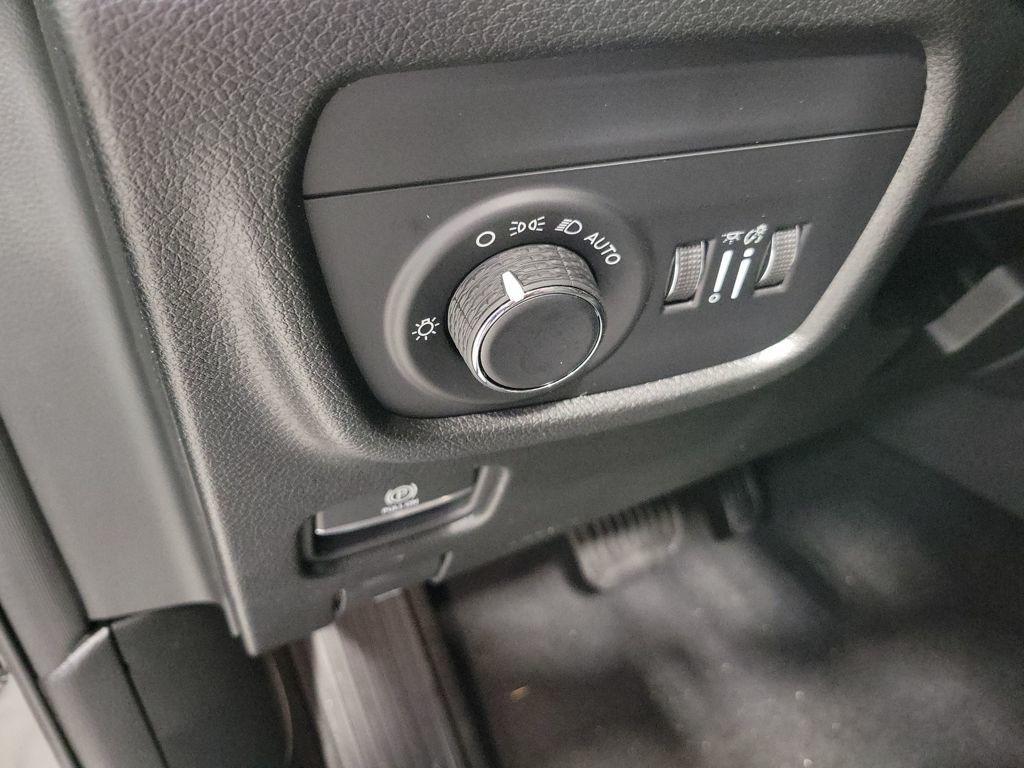 new 2025 Jeep Grand Cherokee L car, priced at $44,092