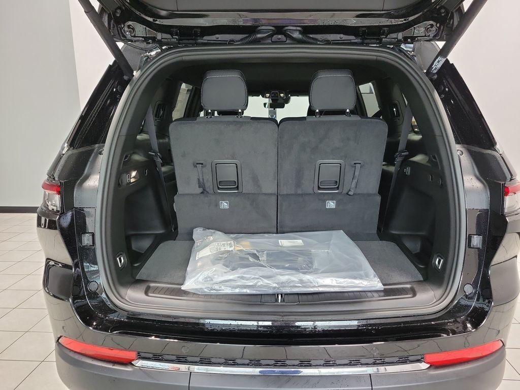 new 2025 Jeep Grand Cherokee L car, priced at $44,092