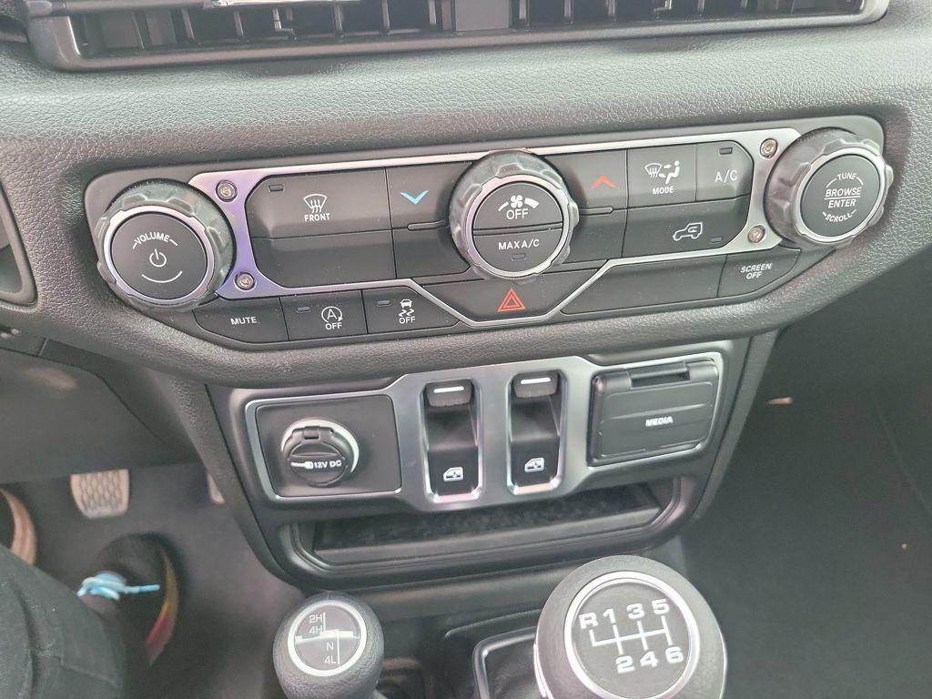 new 2026 Jeep Wrangler car, priced at $34,298
