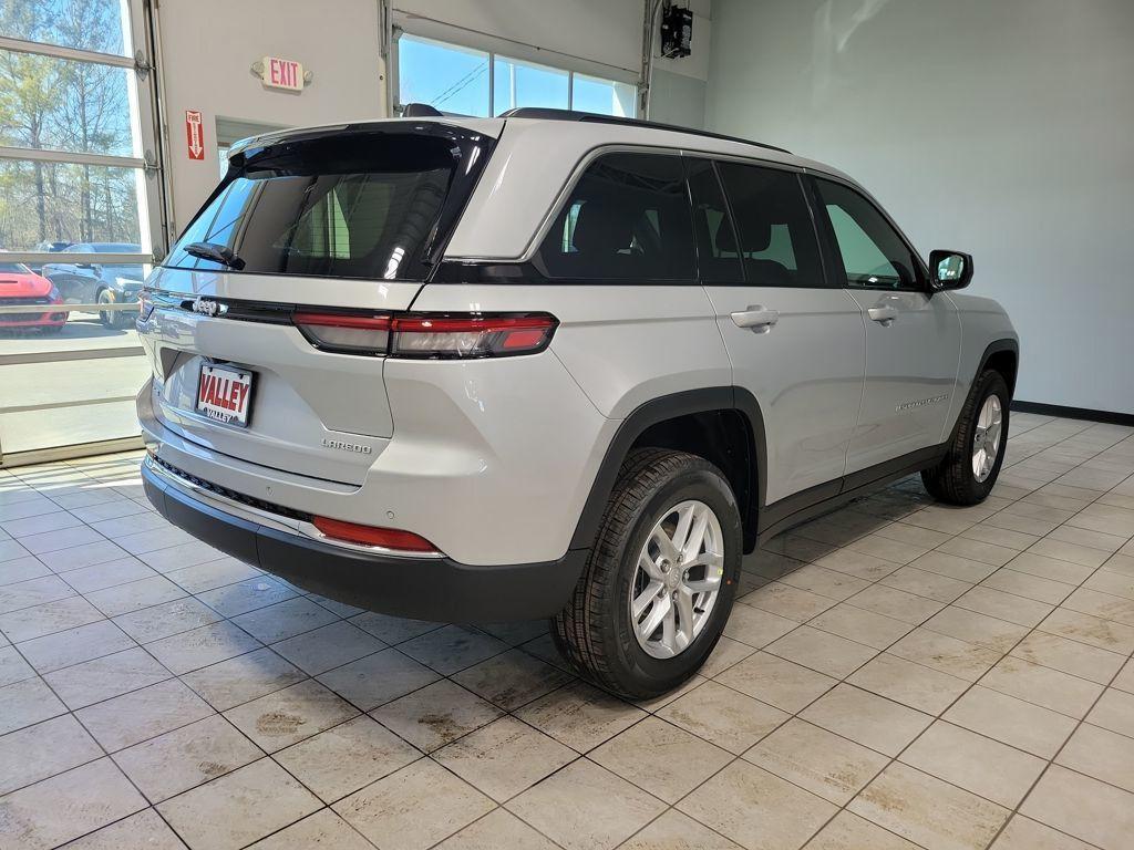 new 2026 Jeep Grand Cherokee car, priced at $40,414