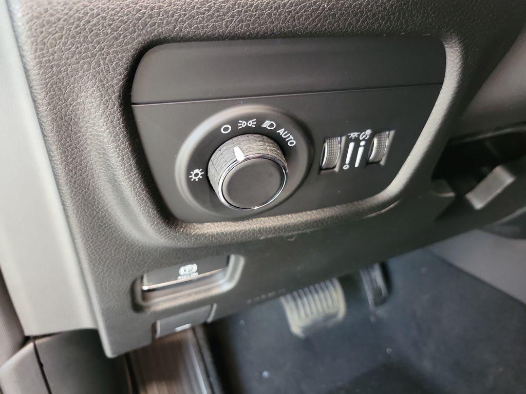 new 2026 Jeep Grand Cherokee car, priced at $40,414