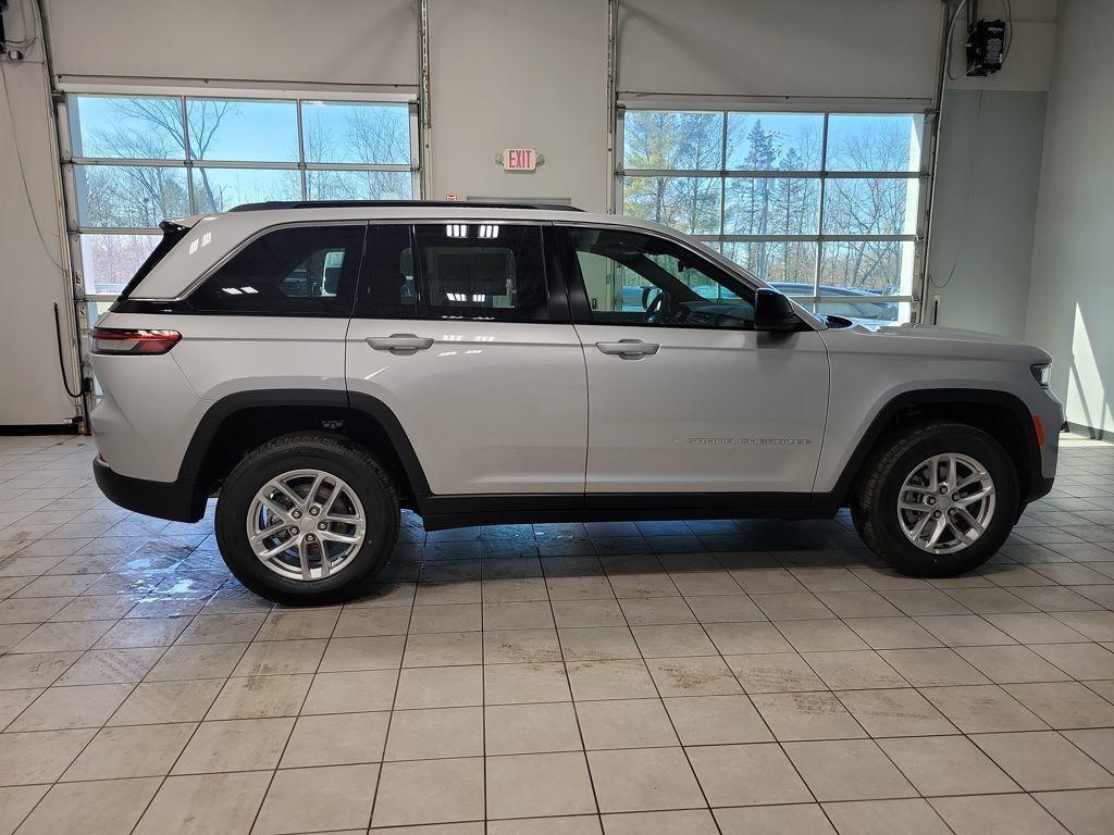 new 2026 Jeep Grand Cherokee car, priced at $40,414