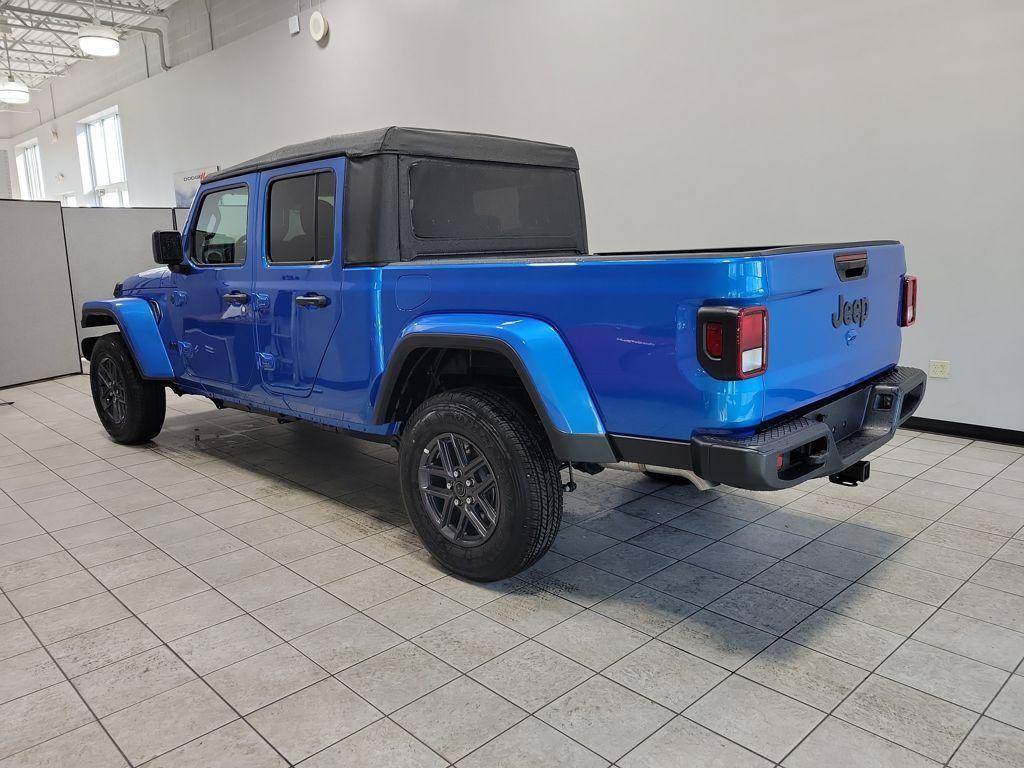 new 2025 Jeep Gladiator car, priced at $42,648