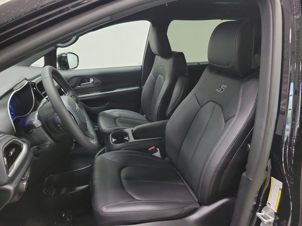 new 2026 Chrysler Pacifica car, priced at $47,305