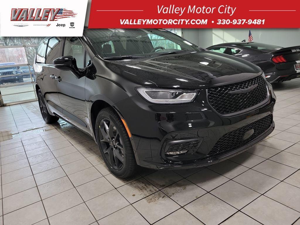 new 2026 Chrysler Pacifica car, priced at $47,305