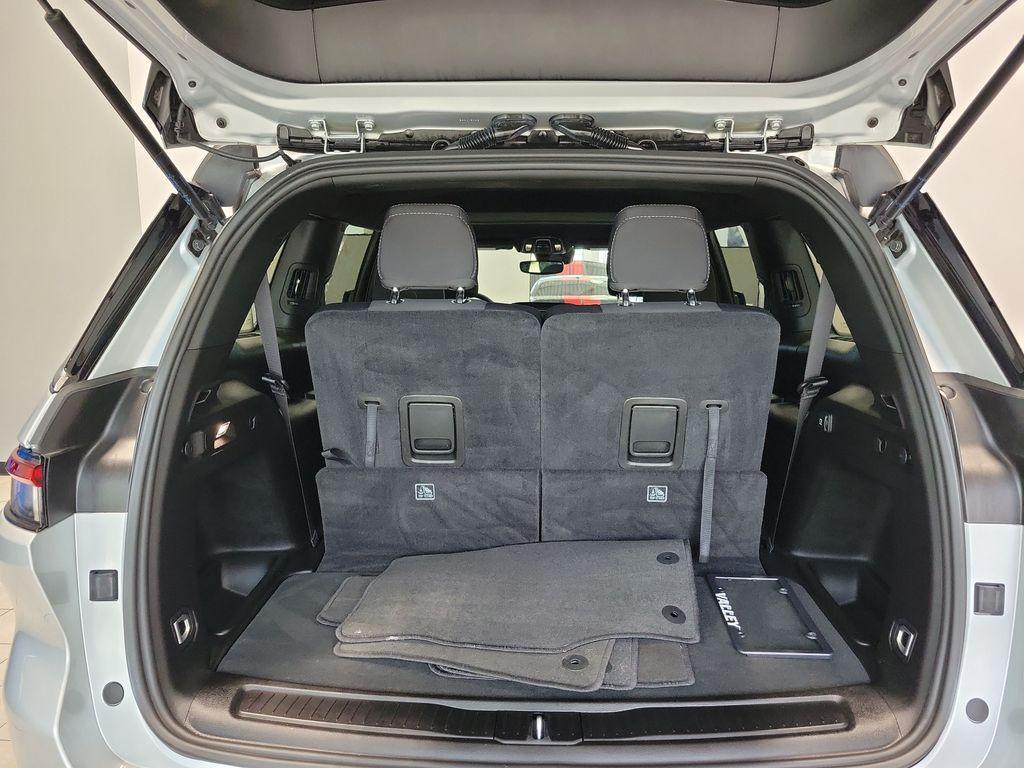 used 2024 Jeep Grand Cherokee L car, priced at $32,652