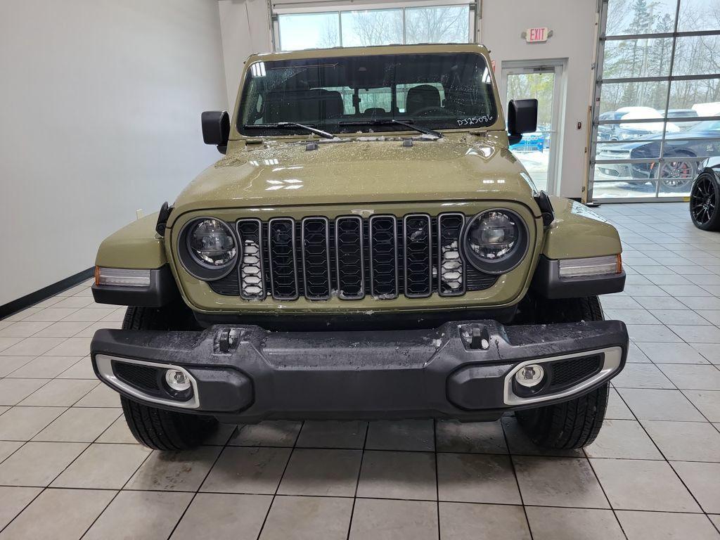 new 2025 Jeep Gladiator car, priced at $44,100