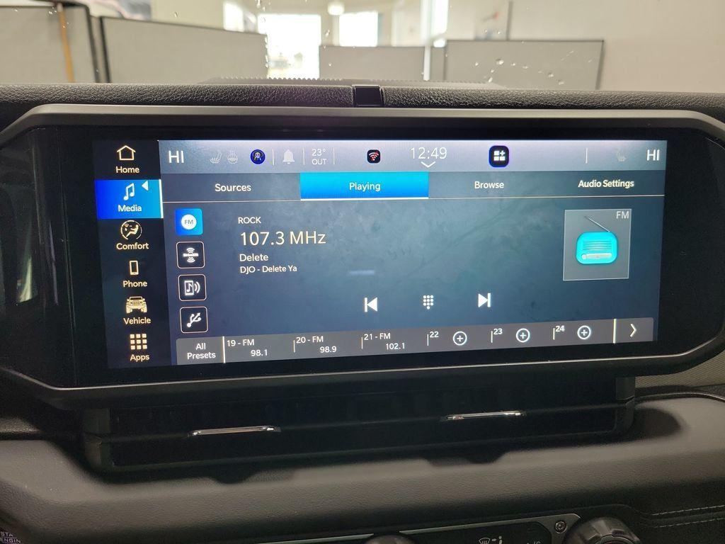 new 2025 Jeep Gladiator car, priced at $44,100