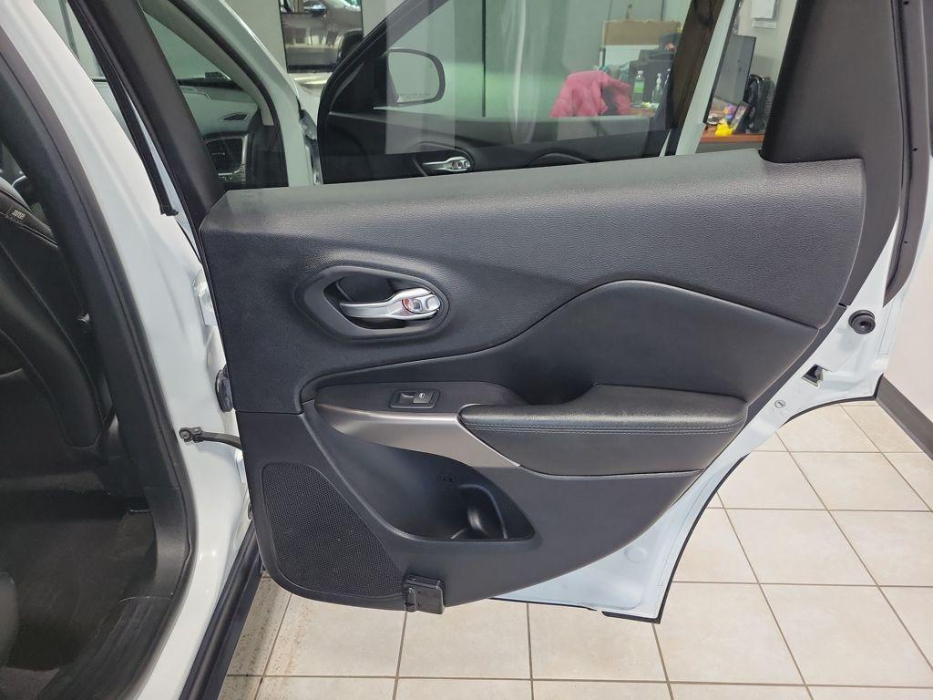 used 2022 Jeep Cherokee car, priced at $19,877