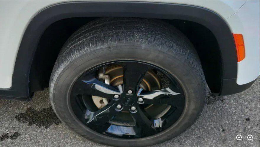 used 2023 Jeep Grand Cherokee car, priced at $27,760