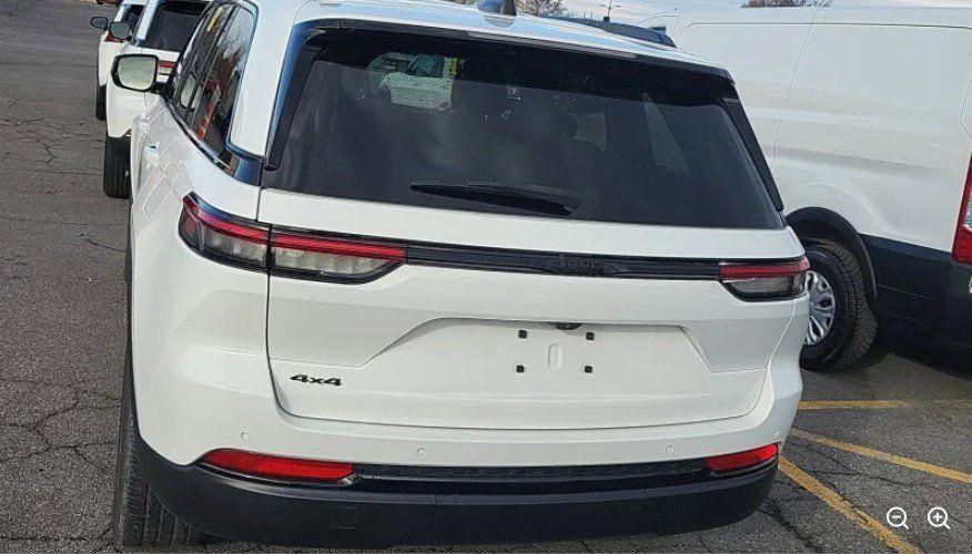 used 2023 Jeep Grand Cherokee car, priced at $27,760