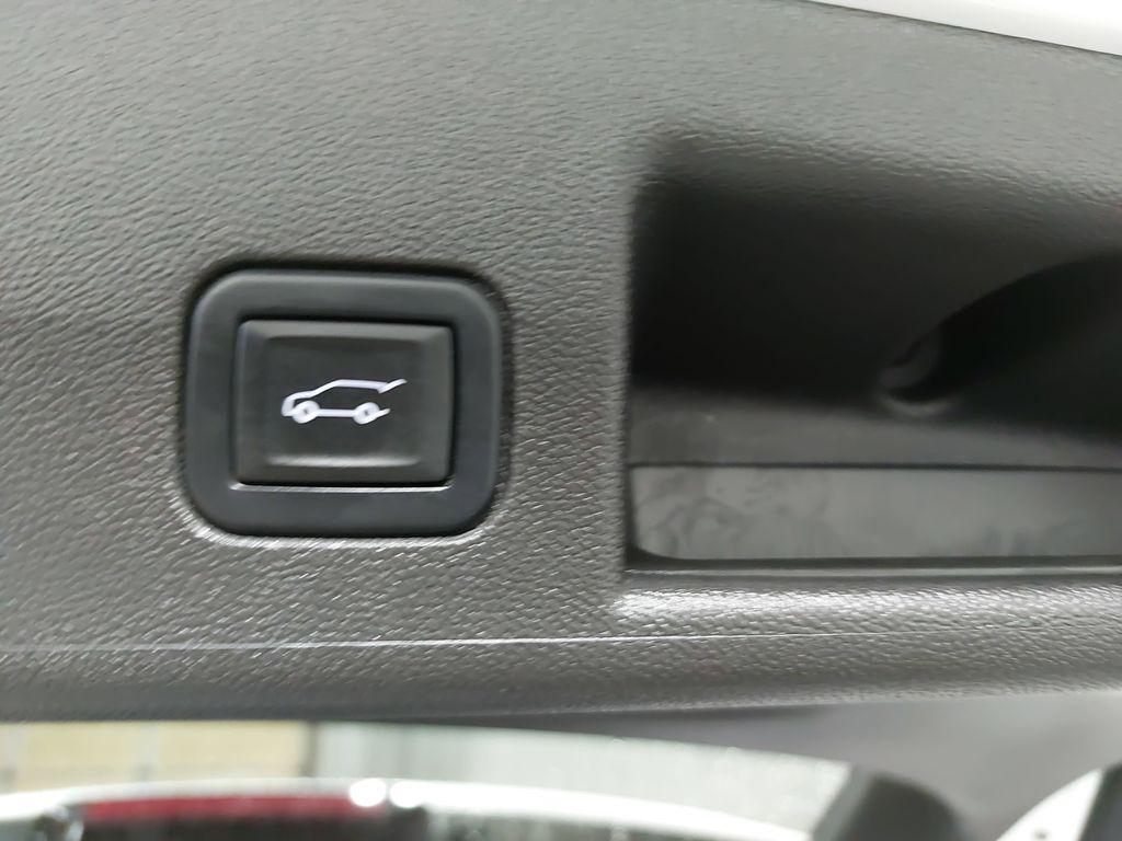 used 2022 Chevrolet Equinox car, priced at $23,000