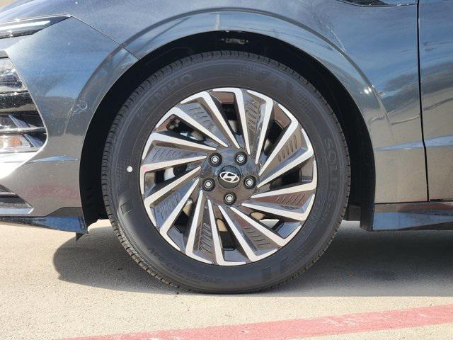 new 2026 Hyundai Sonata Hybrid car