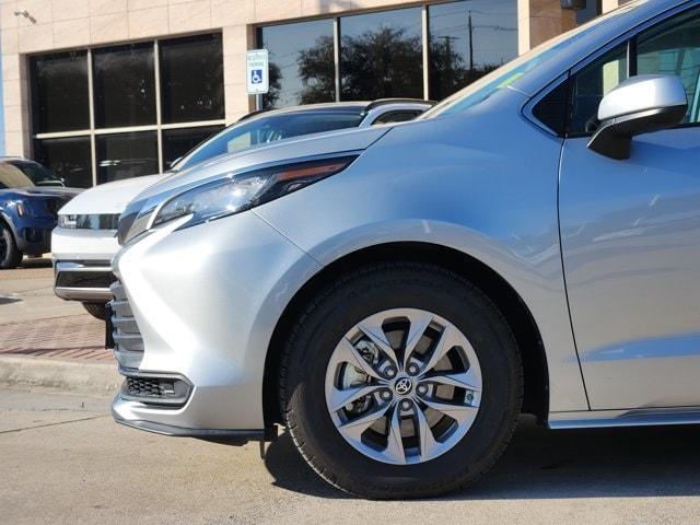 used 2022 Toyota Sienna car, priced at $34,317