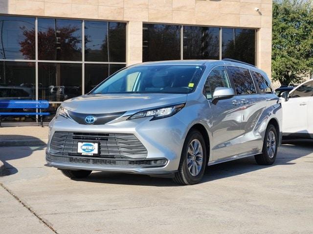used 2022 Toyota Sienna car, priced at $34,317