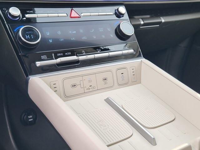 used 2025 Hyundai Santa Fe car, priced at $40,333