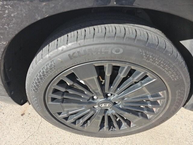 used 2025 Hyundai SANTA FE HEV car, priced at $40,580