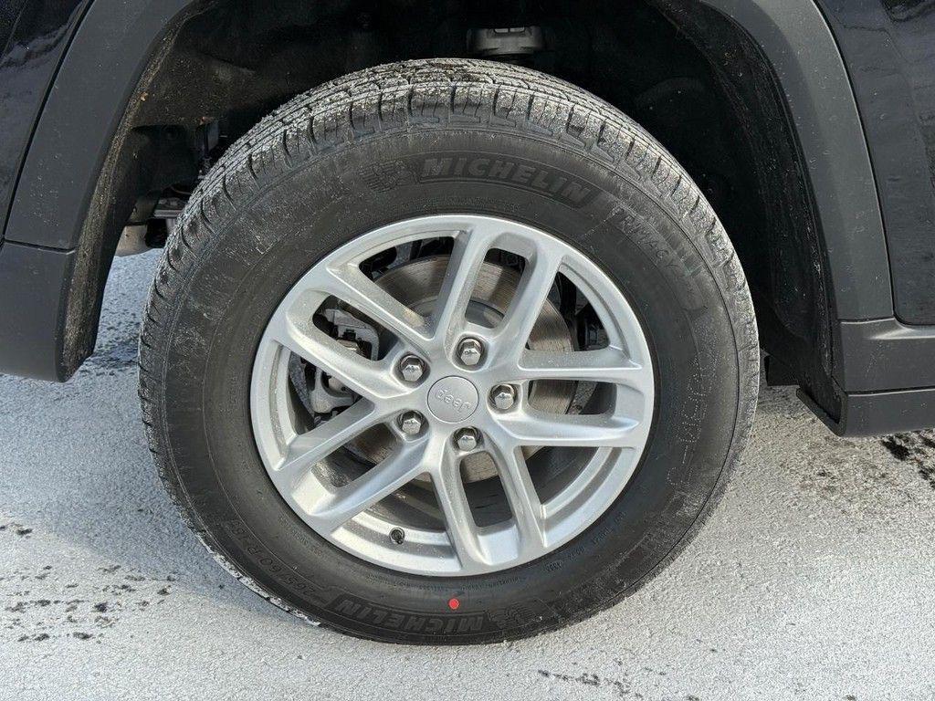 new 2025 Jeep Grand Cherokee car, priced at $40,405