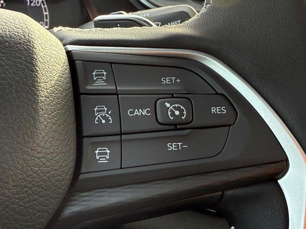 new 2025 Jeep Grand Cherokee car, priced at $40,405