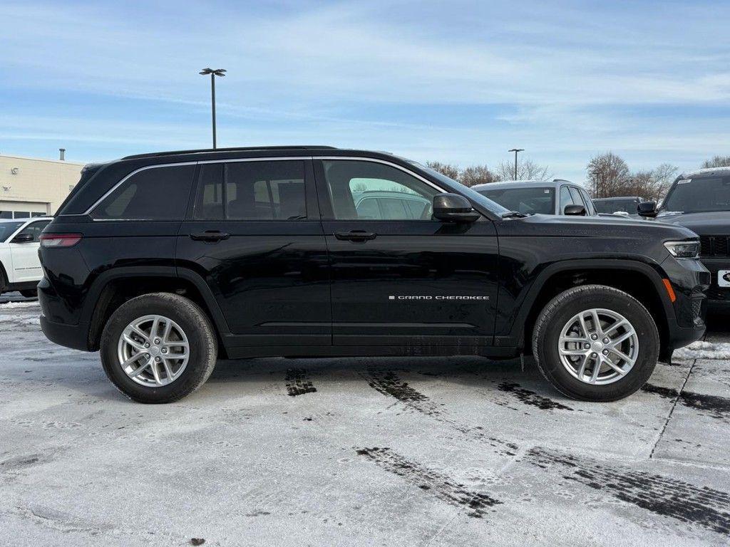 new 2025 Jeep Grand Cherokee car, priced at $40,405