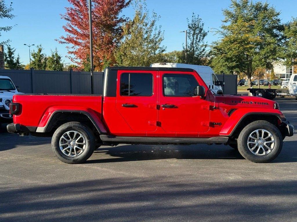 used 2023 Jeep Gladiator car, priced at $29,113