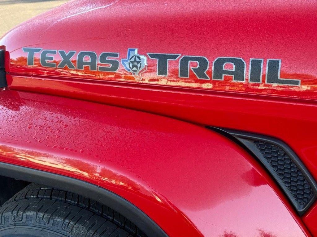 used 2023 Jeep Gladiator car, priced at $29,113