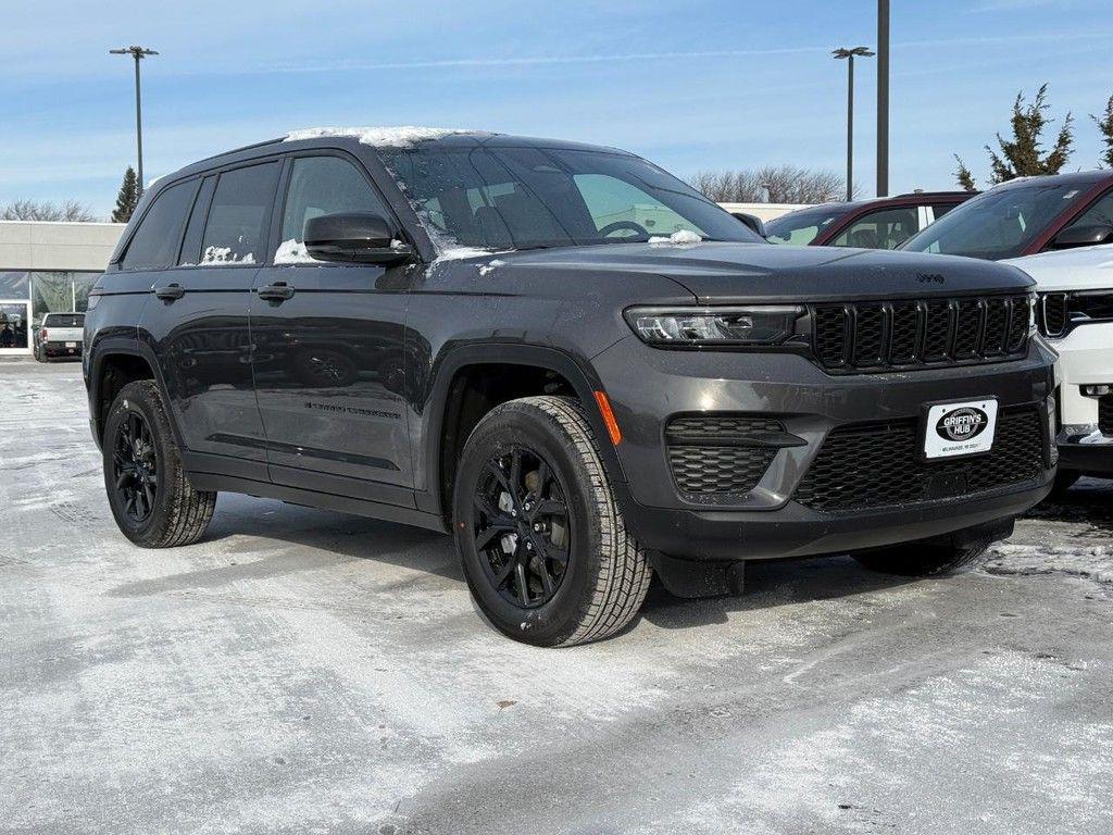 new 2025 Jeep Grand Cherokee car, priced at $43,130