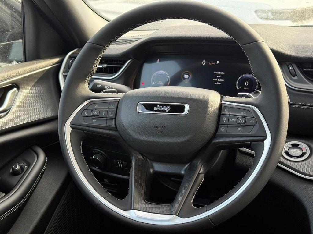 new 2025 Jeep Grand Cherokee car, priced at $43,130
