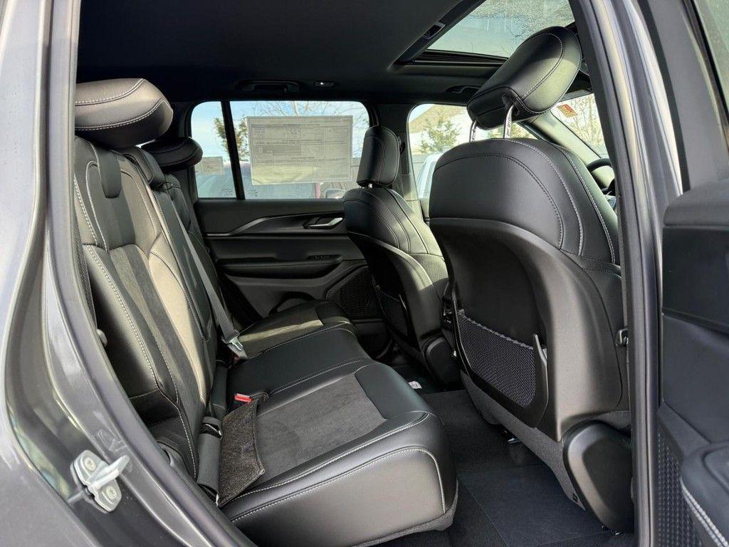 new 2025 Jeep Grand Cherokee car, priced at $43,130