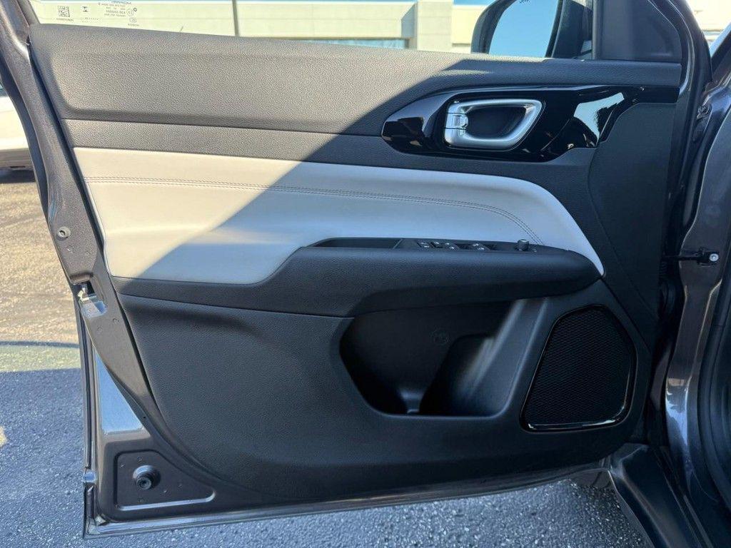 used 2023 Jeep Compass car, priced at $23,995