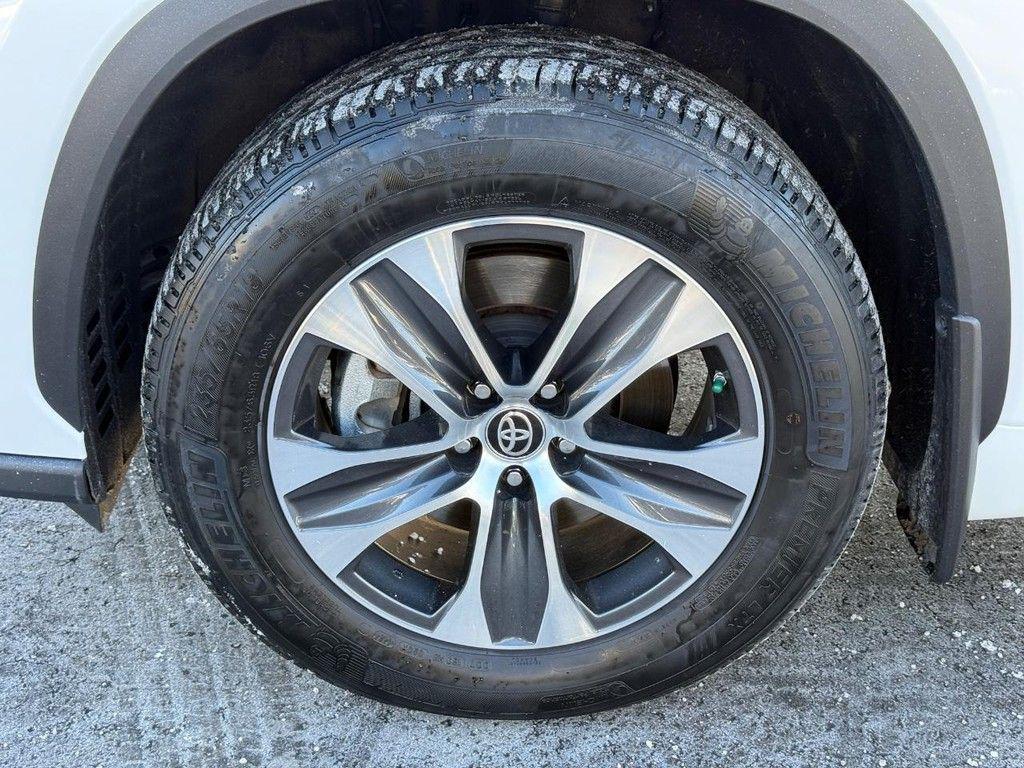 used 2024 Toyota Highlander car, priced at $39,949