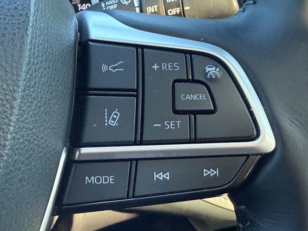 used 2024 Toyota Highlander car, priced at $39,949