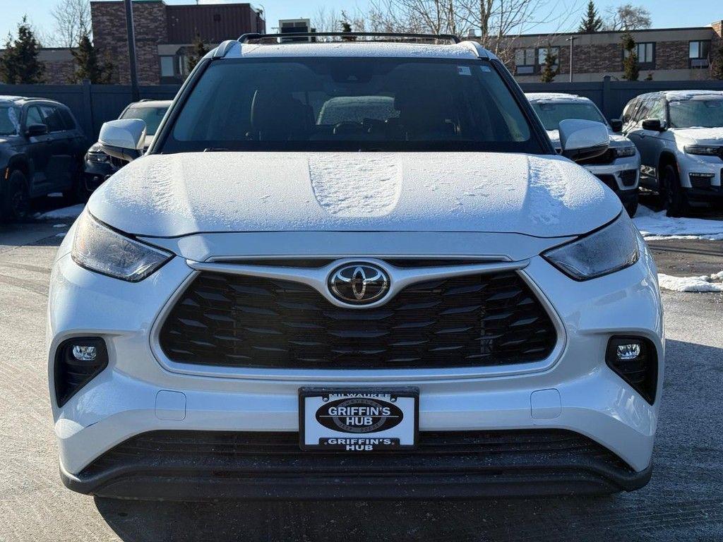 used 2024 Toyota Highlander car, priced at $39,949