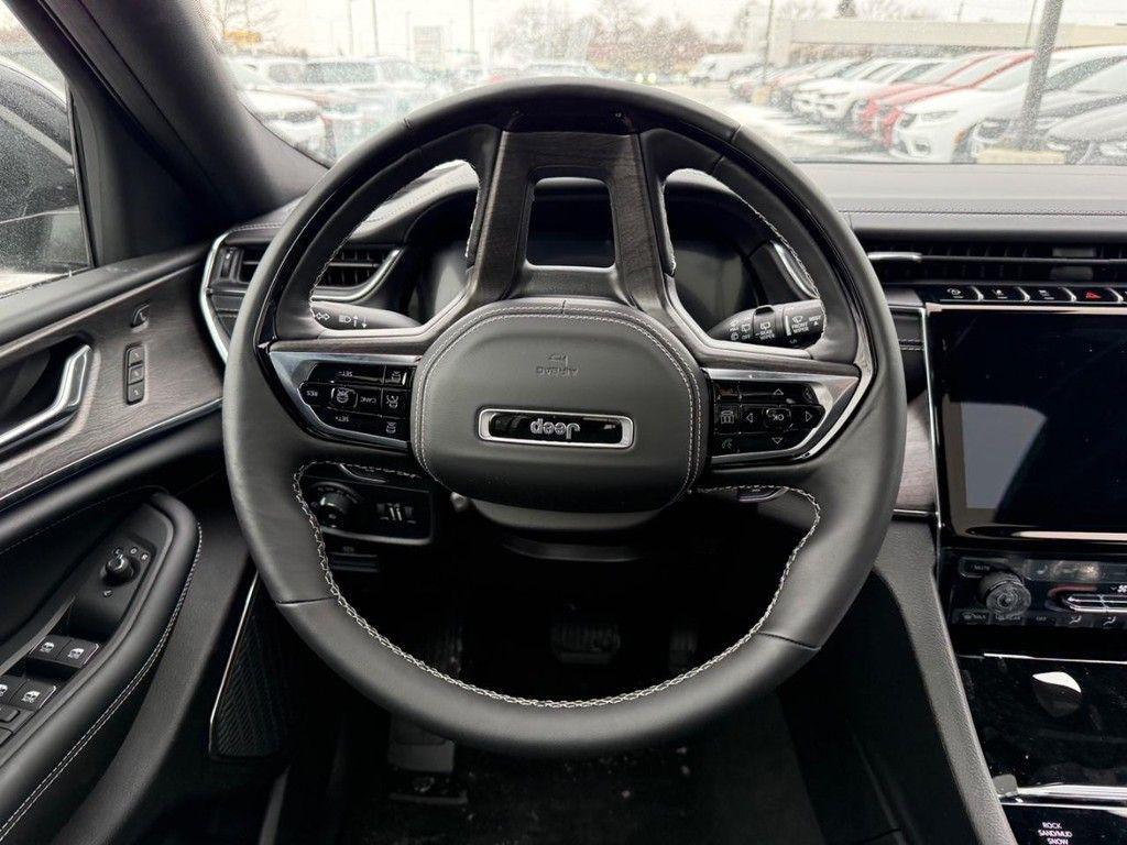 new 2025 Jeep Grand Cherokee car, priced at $55,668