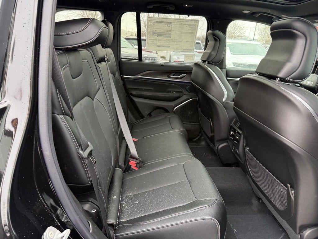 new 2025 Jeep Grand Cherokee car, priced at $55,668