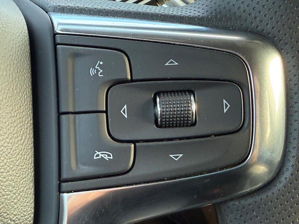 used 2025 Chevrolet Blazer car, priced at $31,833