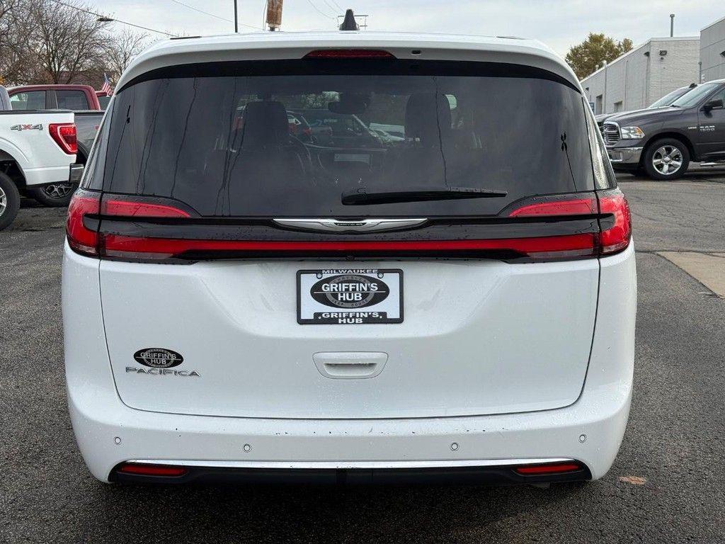 used 2024 Chrysler Pacifica car, priced at $28,994