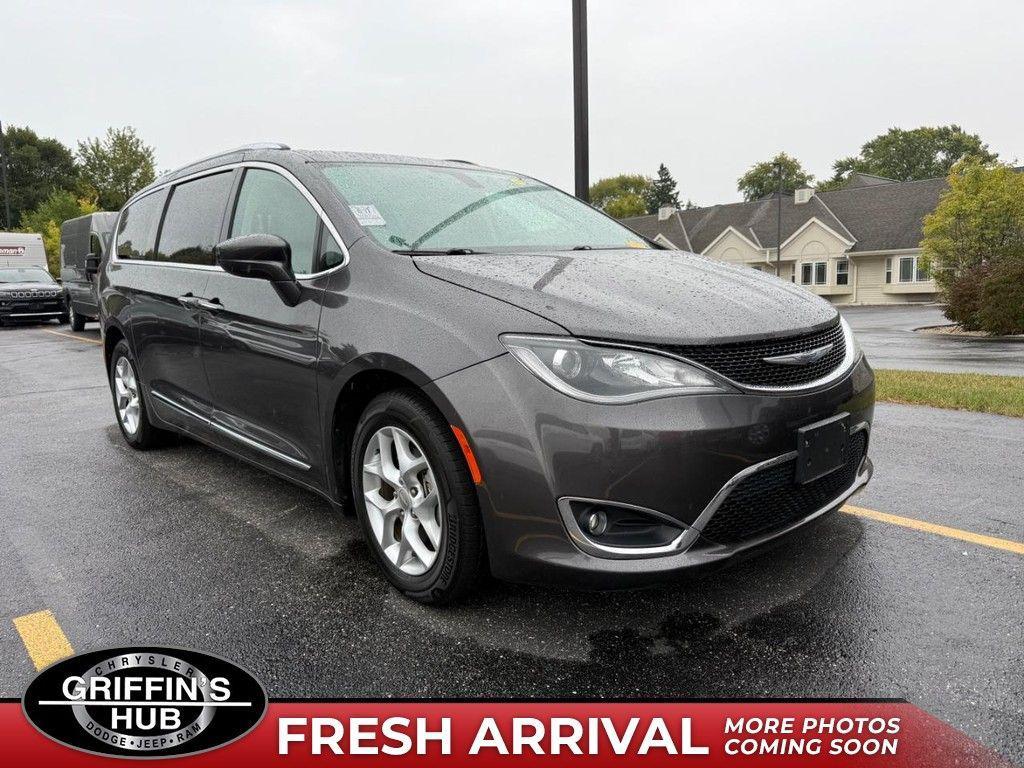 used 2017 Chrysler Pacifica car