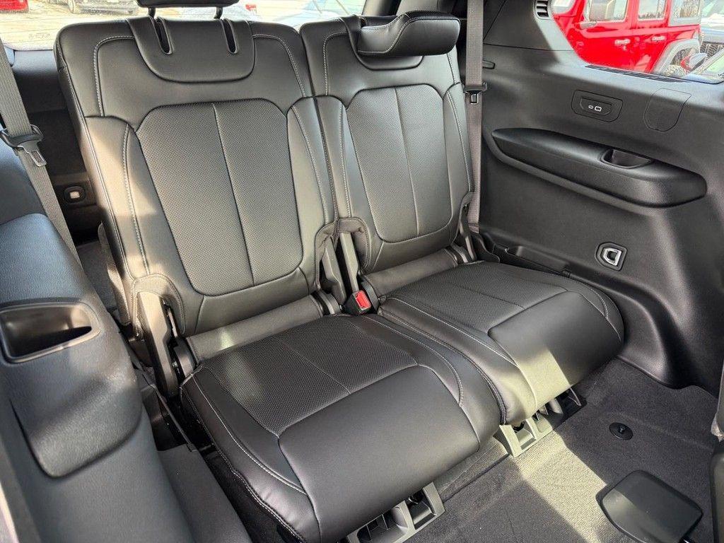 new 2025 Jeep Grand Cherokee L car, priced at $53,107