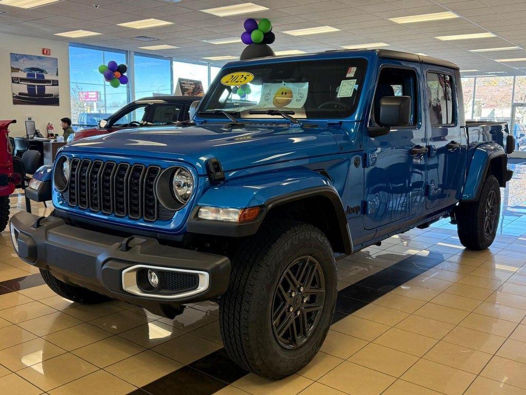 new 2025 Jeep Gladiator car, priced at $46,851
